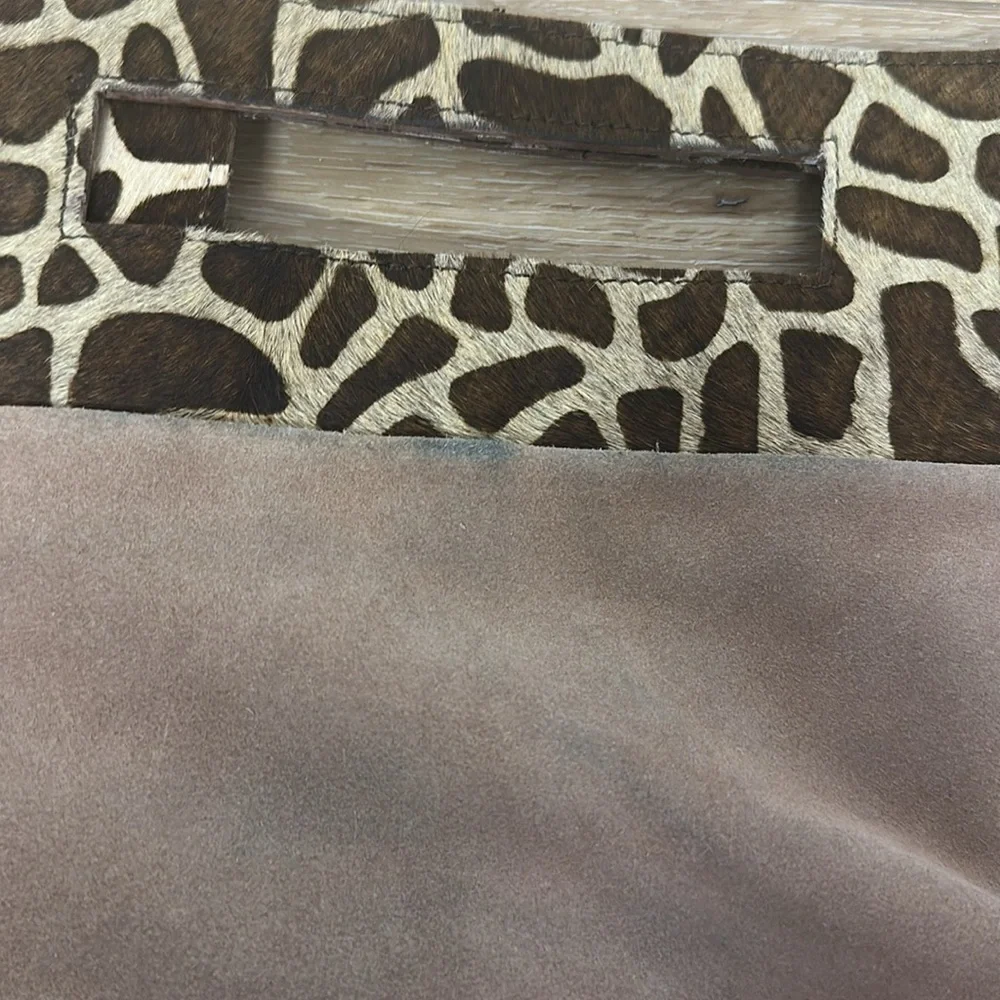 Anthropologie verona textured clutch crossbody giraffe print - Picture 11 of 12